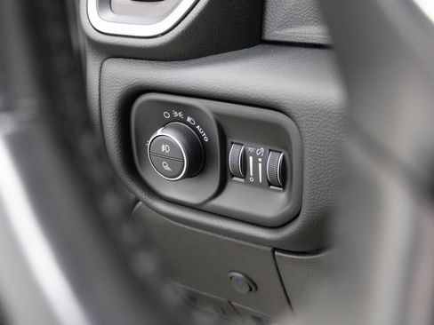 Used 2021 RAM 3500 Laramie image 36