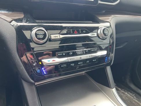 Used 2023 Ford Explorer Limited w/ Class IV Trailer Tow Package image 14