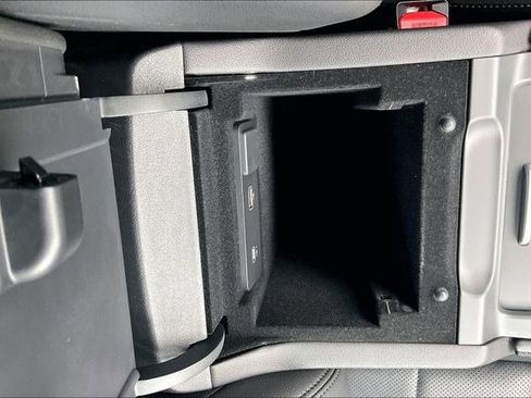 Used 2023 Jaguar F-PACE S image 38