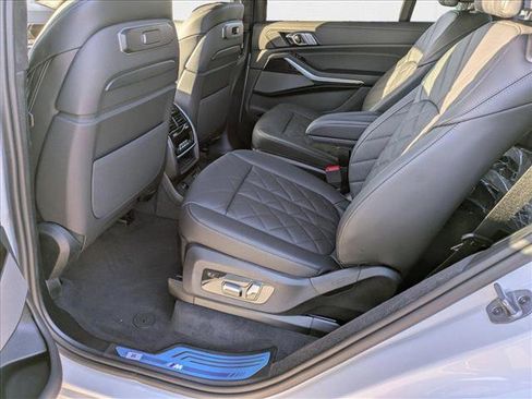 Used 2026 BMW X7 xDrive40i w/ M Sport Package AWD/4WD image 16