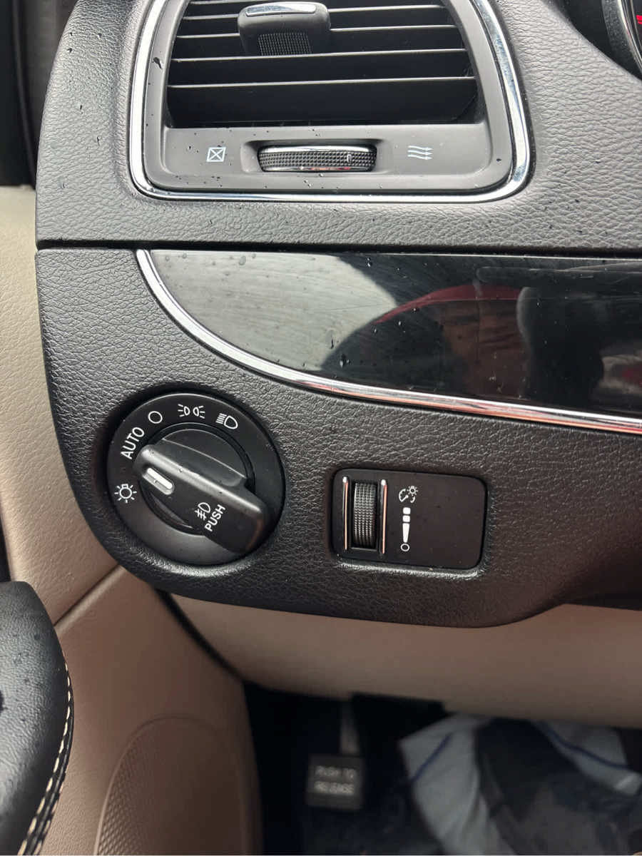 Used 2017 Dodge Grand Caravan SXT w/ Rear Park Assist Package FWD image 14