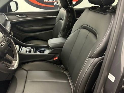 New 2025 Jeep Grand Cherokee L Limited w/ Luxury Tech Group II image 11