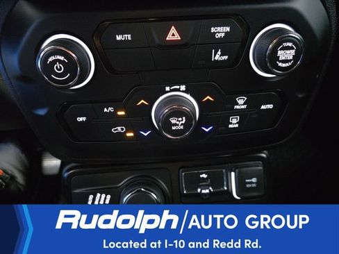 Used 2023 Jeep Renegade Latitude AWD/4WD image 22