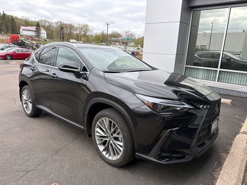 Used 2025 Lexus NX 350 AWD w/ Accessory Package (2T) image 6