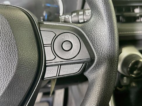 Certified 2025 Toyota RAV4 XLE AWD/4WD image 17