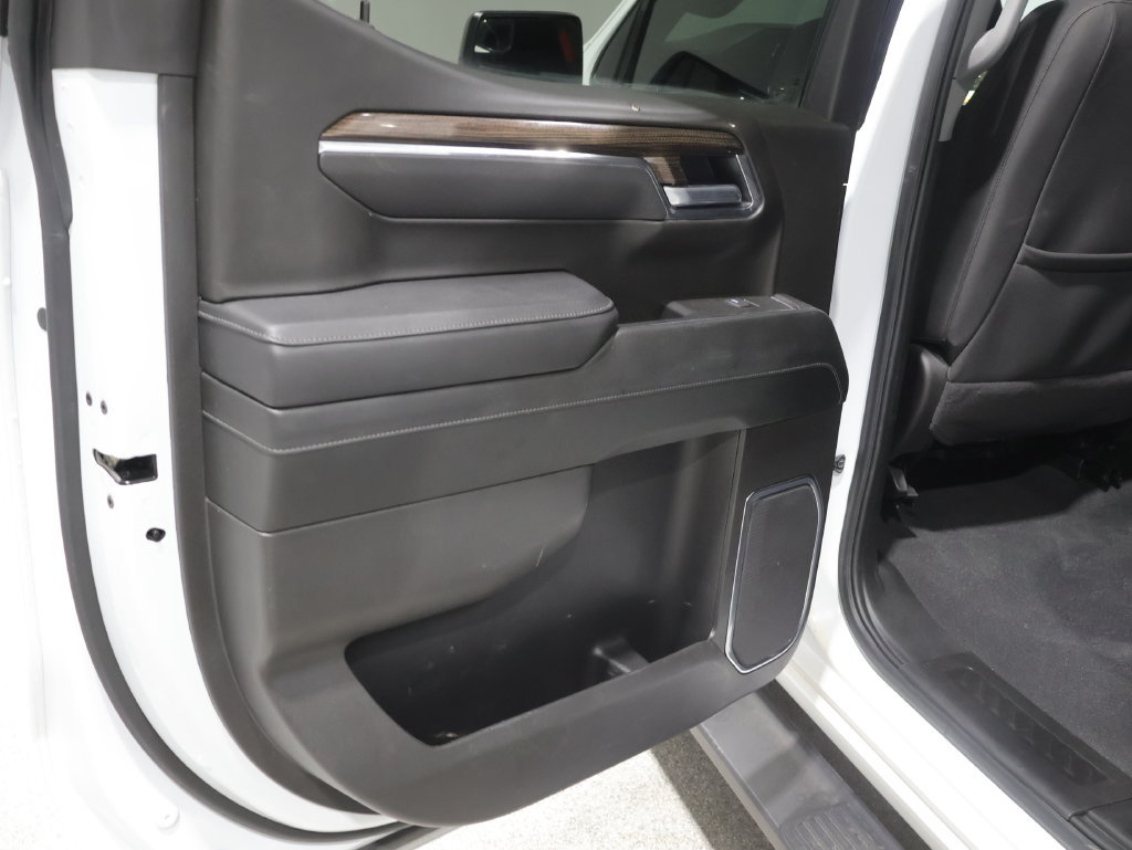 Used 2025 Chevrolet Silverado 1500 LT Trail Boss w/ Protection Package AWD/4WD image 16