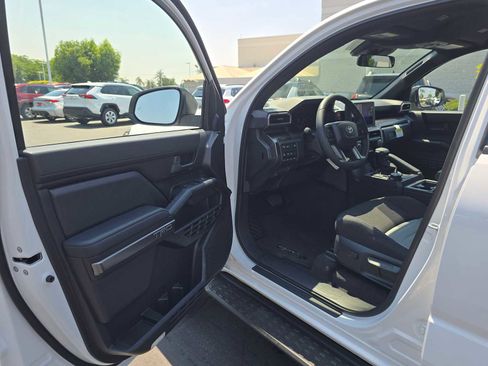 Certified 2025 Toyota 4Runner TRD Off-Road image 29