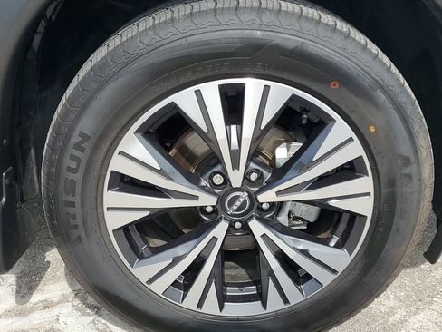 Certified 2023 Nissan Rogue SV image 10