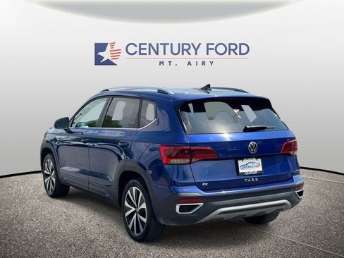 Used 2024 Volkswagen Taos SE FWD image 4