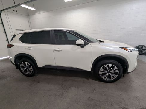 Used 2023 Nissan Rogue SV AWD/4WD image 2