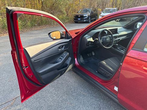 Used 2023 Honda Accord Sport image 12