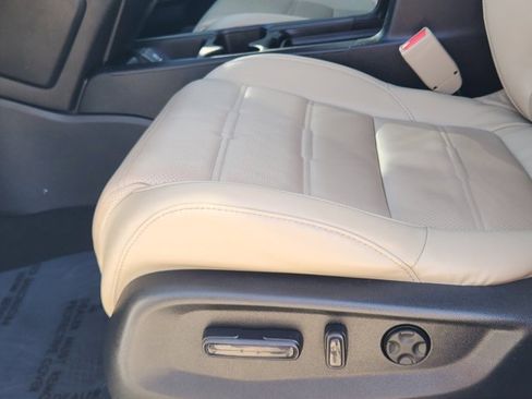 Used 2018 Honda CR-V Touring image 24