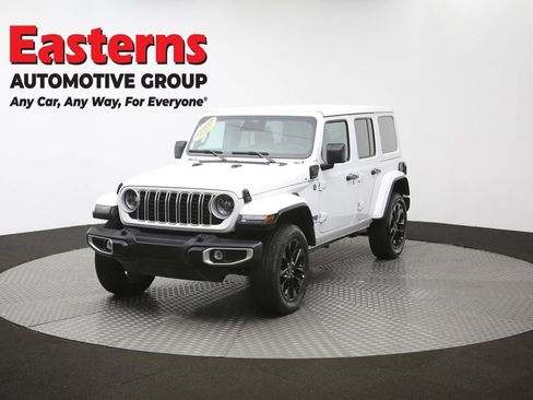 Used 2025 Jeep Wrangler Unlimited Sahara w/ Safety Group AWD/4WD image 56