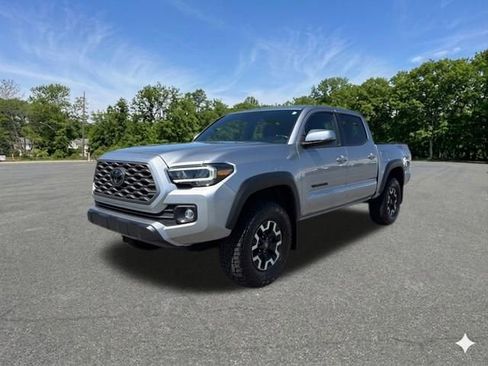 Used 2022 Toyota Tacoma TRD Off-Road w/ Technology Package AWD/4WD image 4