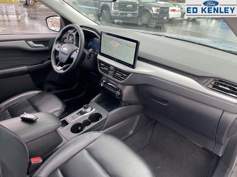 Used 2024 Ford Escape Platinum image 29