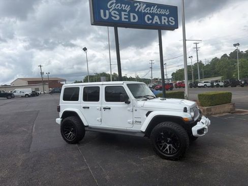 Used 2024 Jeep Wrangler Unlimited Sahara w/ Technology Group AWD/4WD image 4