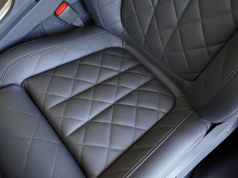 New 2026 BMW X7 xDrive40i w/ Premium Package image 12