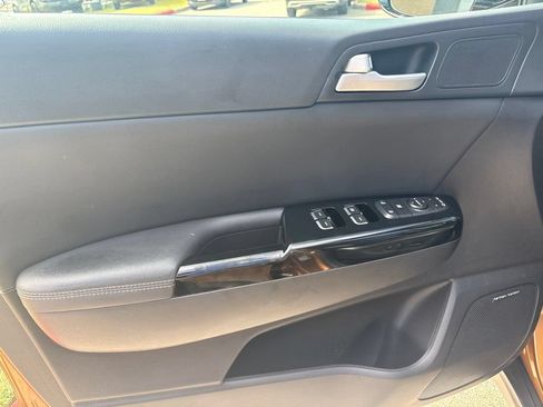 Used 2020 Kia Sportage EX w/ EX Technology Package FWD image 12