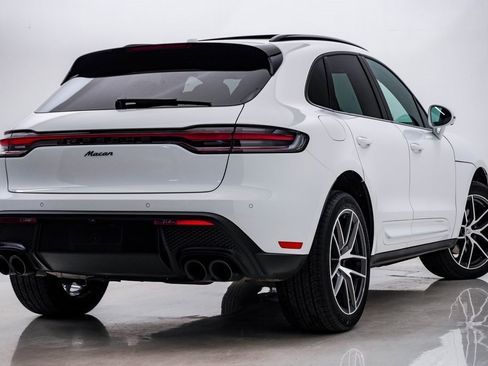 Certified 2025 Porsche Macan image 11