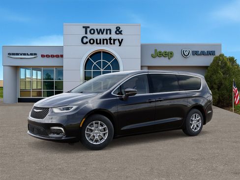 New 2026 Chrysler Pacifica Select image 2
