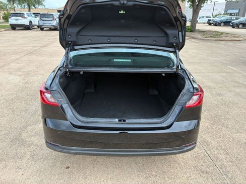 Used 2025 Toyota Camry LE image 34