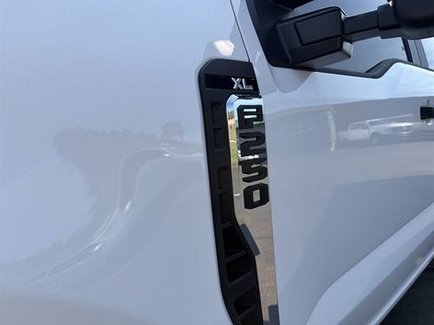 Used 2024 Ford F250 XL AWD/4WD image 53