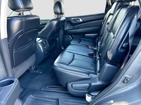 Used 2019 Nissan Pathfinder SL FWD image 24