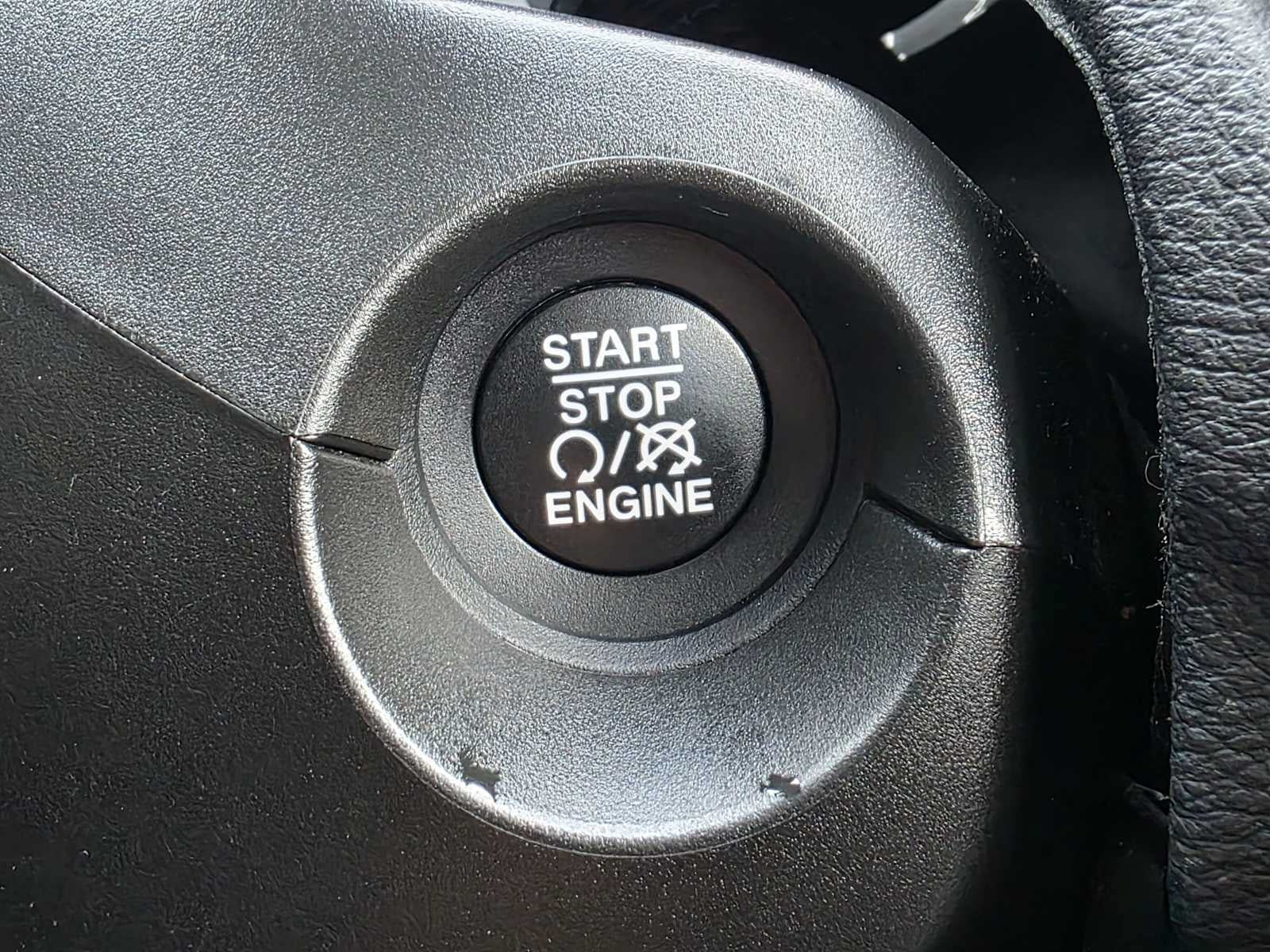Used 2020 Jeep Compass Limited AWD/4WD image 32