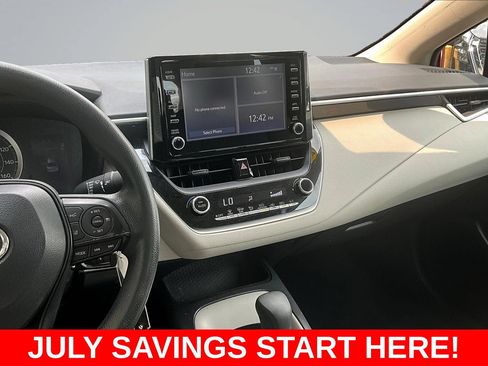 Used 2020 Toyota Corolla LE FWD image 11