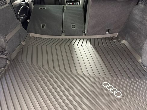 Used 2025 Audi Q5 Premium Plus w/ Premium Plus AWD/4WD image 14