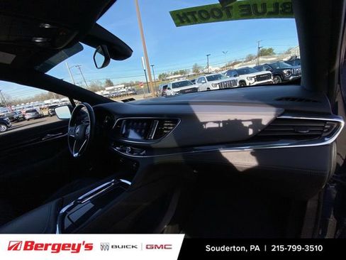 Certified 2023 Buick Enclave Essence image 32