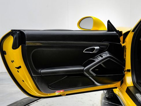 Used 2018 Porsche 911 Turbo S image 83