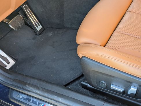 Certified 2023 BMW 330i 330i w/ M Sport Package image 17