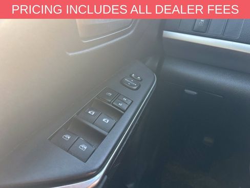 Used 2017 Toyota Camry SE FWD image 10