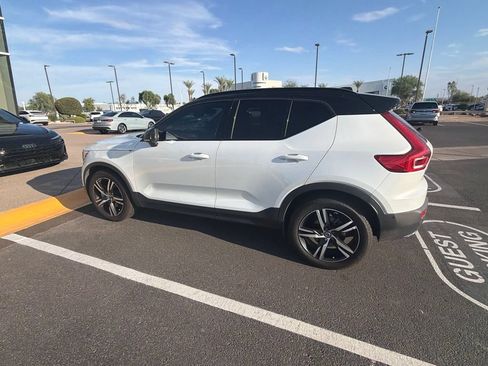 Used 2019 Volvo XC40 T5 R-Design AWD/4WD image 3