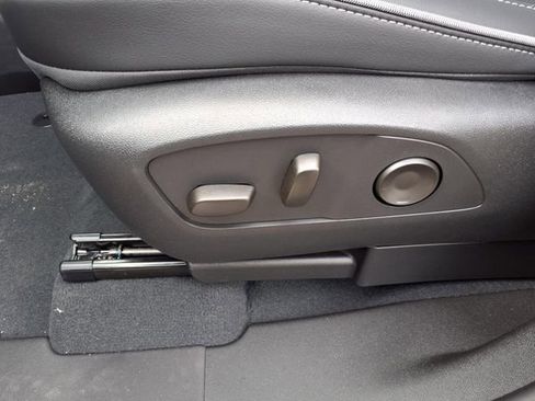 New 2025 Chevrolet Silverado EV LT image 21