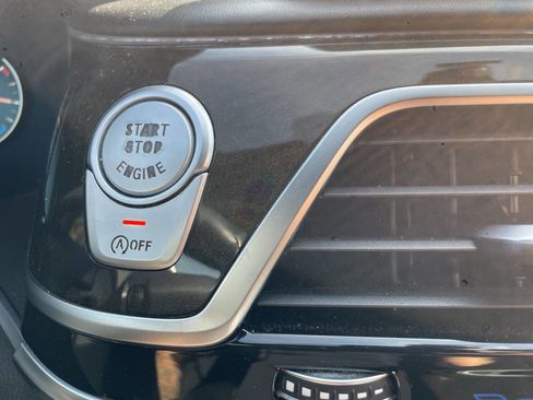 Used 2016 BMW 750i image 41