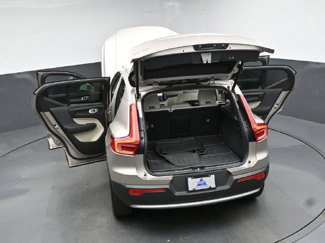Used 2024 Volvo XC40 B5 Ultimate AWD/4WD image 46