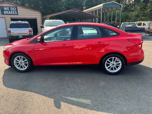 Used 2015 Ford Focus SE FWD image 43
