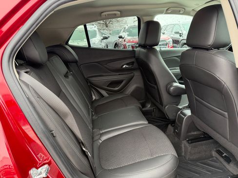 Used 2022 Buick Encore Preferred w/ Safety Package image 19