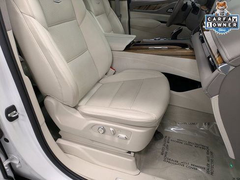 Used 2022 Cadillac Escalade Premium Luxury Platinum w/ Heavy-Duty Trailer Package AWD/4WD image 30