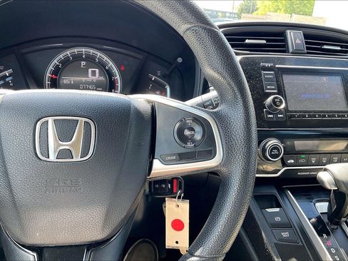 Used 2019 Honda CR-V LX image 18