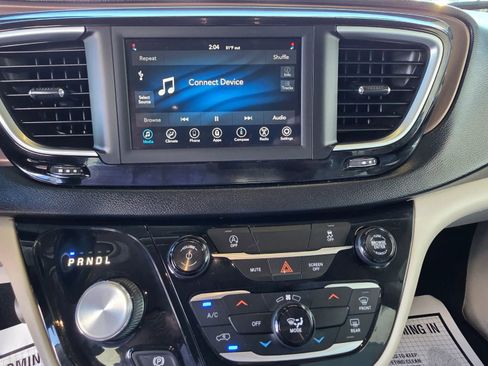 Used 2021 Chrysler Voyager Lxi FWD image 25