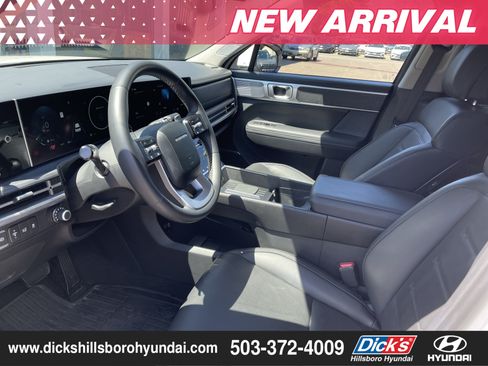 Used 2025 Hyundai Santa Fe Limited AWD/4WD image 5