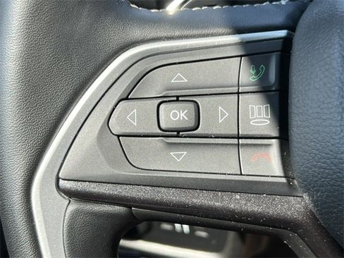 Used 2022 Jeep Grand Cherokee Altitude image 17