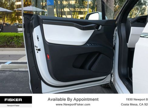 Used 2018 Tesla Model X 75D image 10