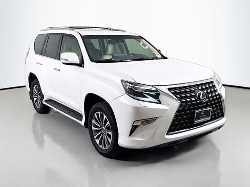 Used 2023 Lexus GX 460 Luxury w/ Accessory Package AWD/4WD image 3