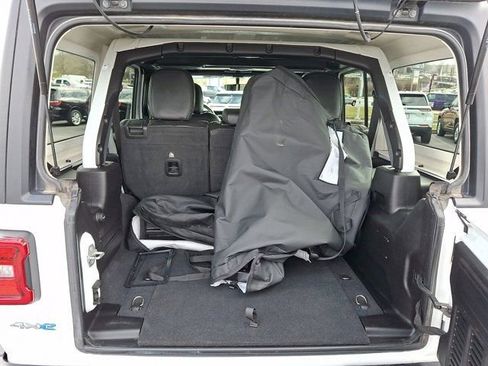 Certified 2022 Jeep Wrangler Unlimited Sahara w/ Cold Weather Group image 34