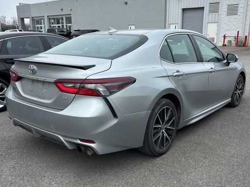 Used 2024 Toyota Camry SE image 5