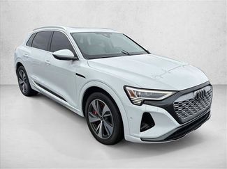 Used 2024 Audi Q8 e-tron Premium Plus w/ Premium Plus Package AWD/4WD video 3